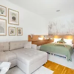 شقة Stylish Near The Old Market Square In By Renters *