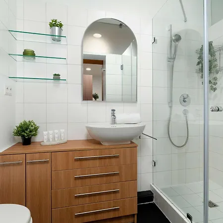 Stylish Near The Old Market Square In By Renters *