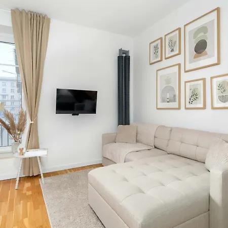 Stylish Near The Old Market Square In By Renters Апартаменты